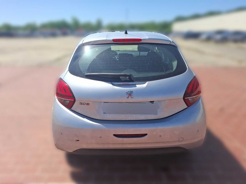 Peugeot 208 1.2 PureTech Allure 2018 – снимка 4