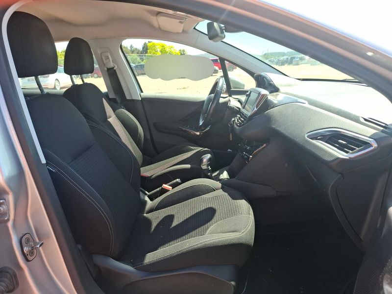 Peugeot 208 1.2 PureTech Allure 2018 – снимка 10