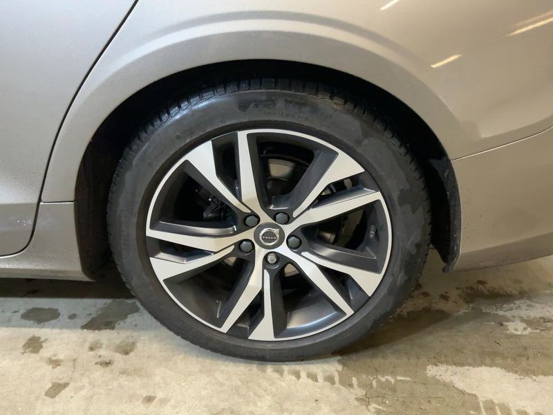 Volvo V60 2.0 D4 R-Design 2019 – снимка 5