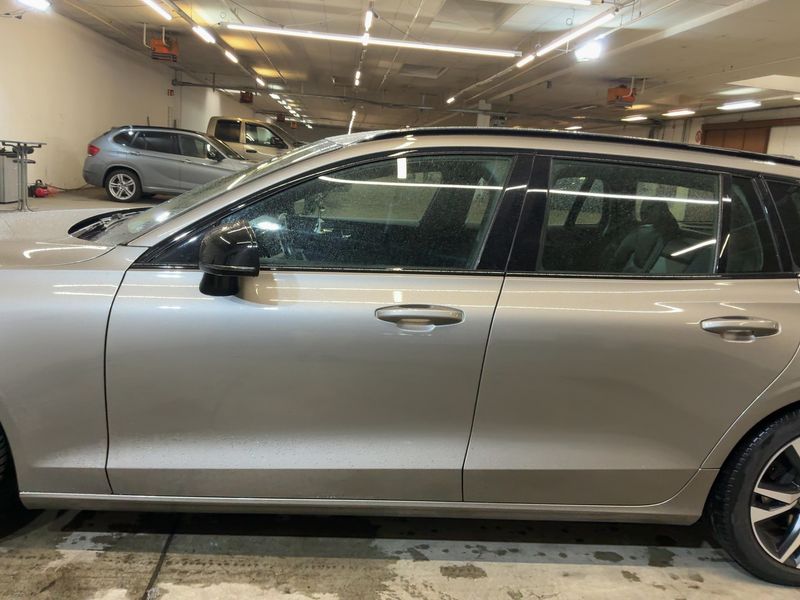 Volvo V60 2.0 D4 R-Design 2019 – снимка 4