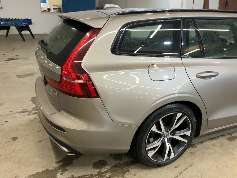 Volvo V60 2.0 D4 R-Design 2019 – снимка 8