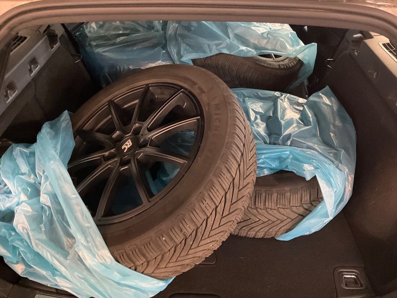 Volvo V60 2.0 D4 R-Design 2019 – снимка 15
