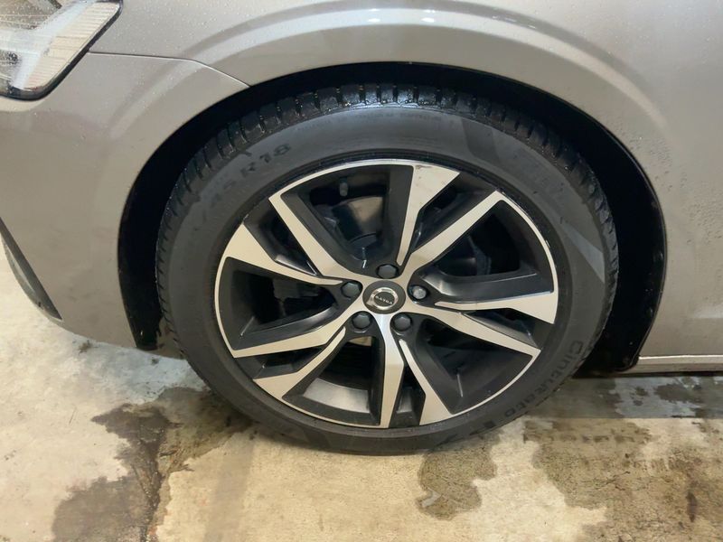 Volvo V60 2.0 D4 R-Design 2019 – снимка 3