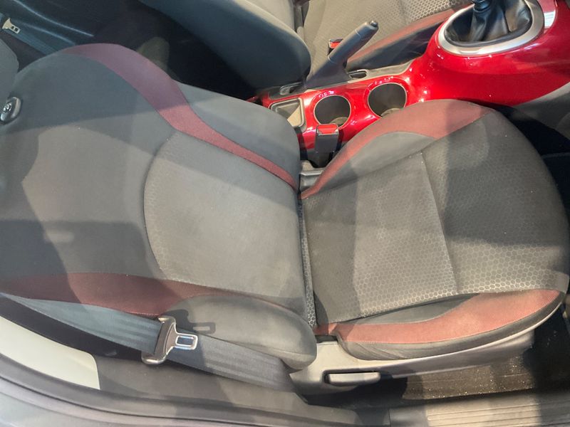 Nissan Juke 1.6 Acenta 2012 – снимка 36