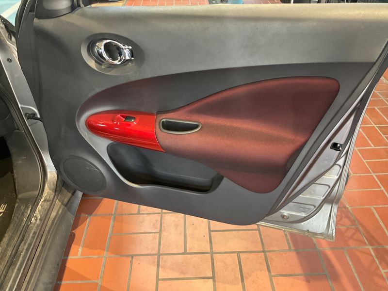 Nissan Juke 1.6 Acenta 2012 – снимка 35