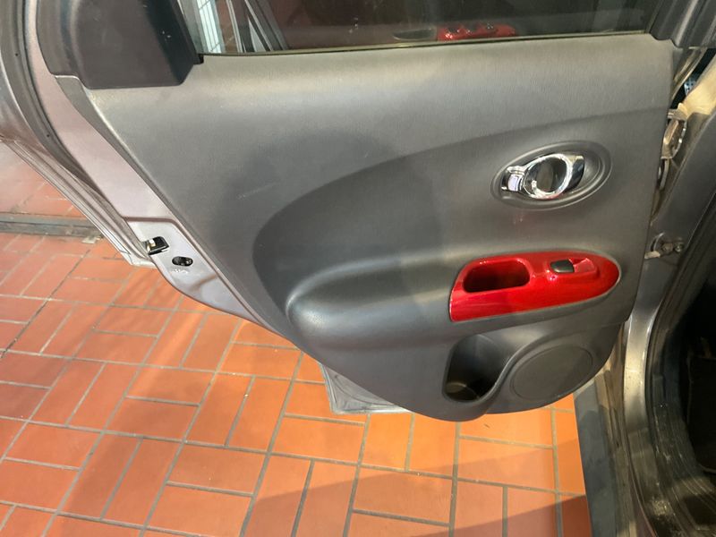 Nissan Juke 1.6 Acenta 2012 – снимка 32
