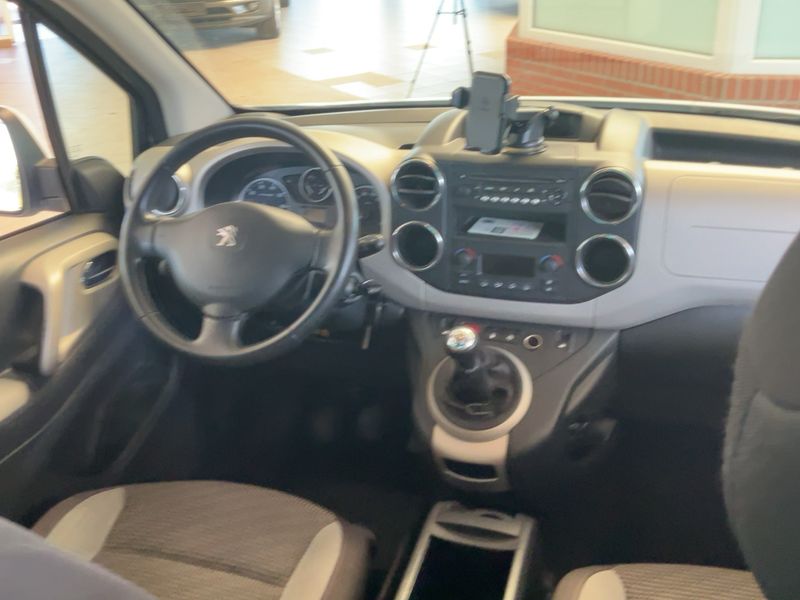 Peugeot Partner 1.6 HDi Allure 2015 – снимка 17