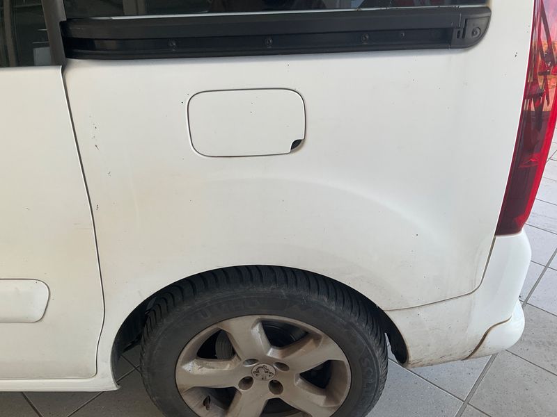 Peugeot Partner 1.6 HDi Allure 2015 – снимка 42