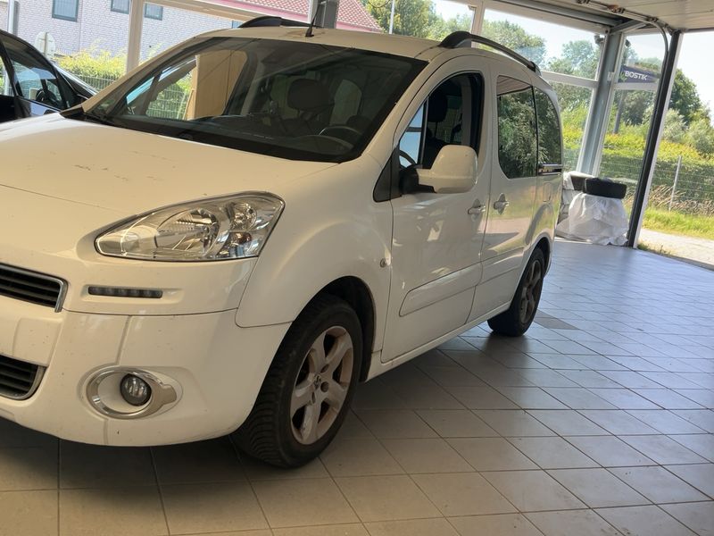 Peugeot Partner 1.6 HDi Allure 2015 – снимка 2