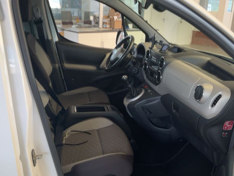 Peugeot Partner 1.6 HDi Allure 2015 – снимка 16