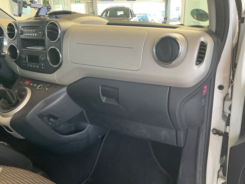 Peugeot Partner 1.6 HDi Allure 2015 – снимка 27