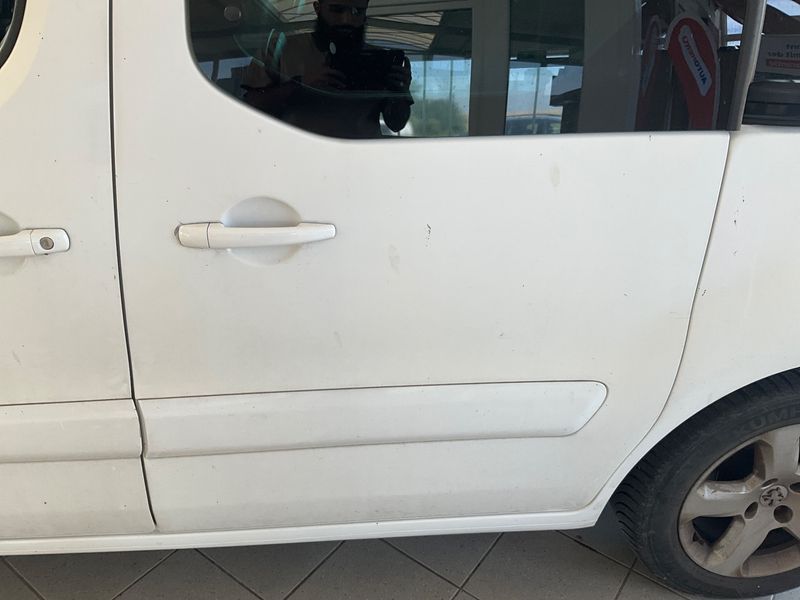 Peugeot Partner 1.6 HDi Allure 2015 – снимка 40