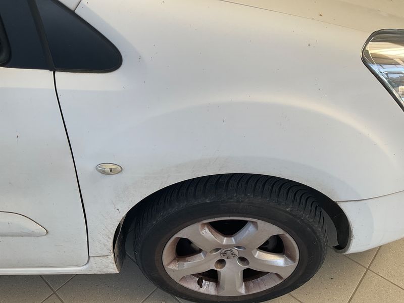Peugeot Partner 1.6 HDi Allure 2015 – снимка 22