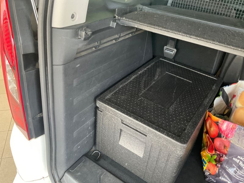 Peugeot Partner 1.6 HDi Allure 2015 – снимка 31