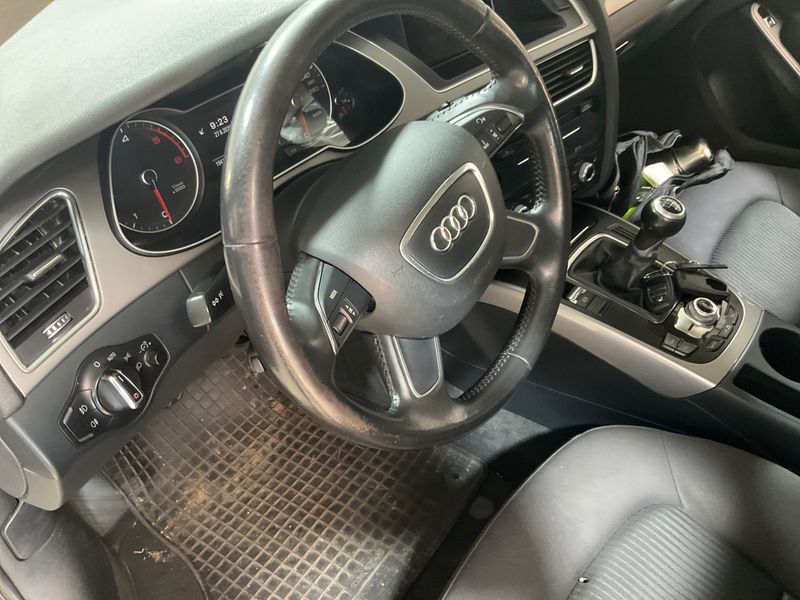 Audi A4 2.0 TDI Attraction 2013 – снимка 29