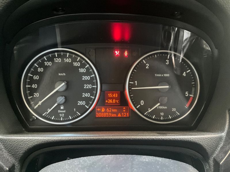 BMW 3er 320d Confort 2010 – снимка 13