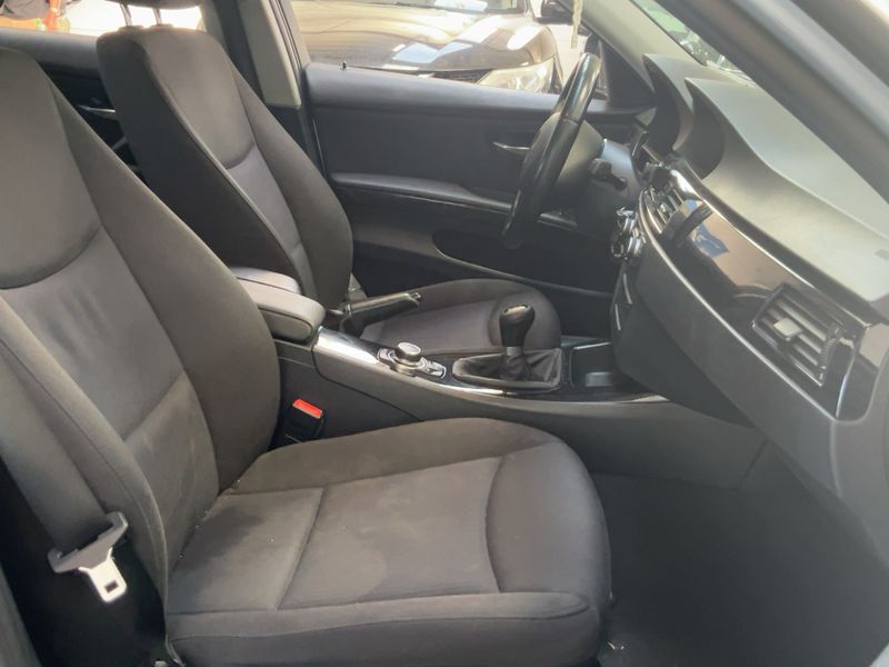 BMW 3er 320d Confort 2010 – снимка 11