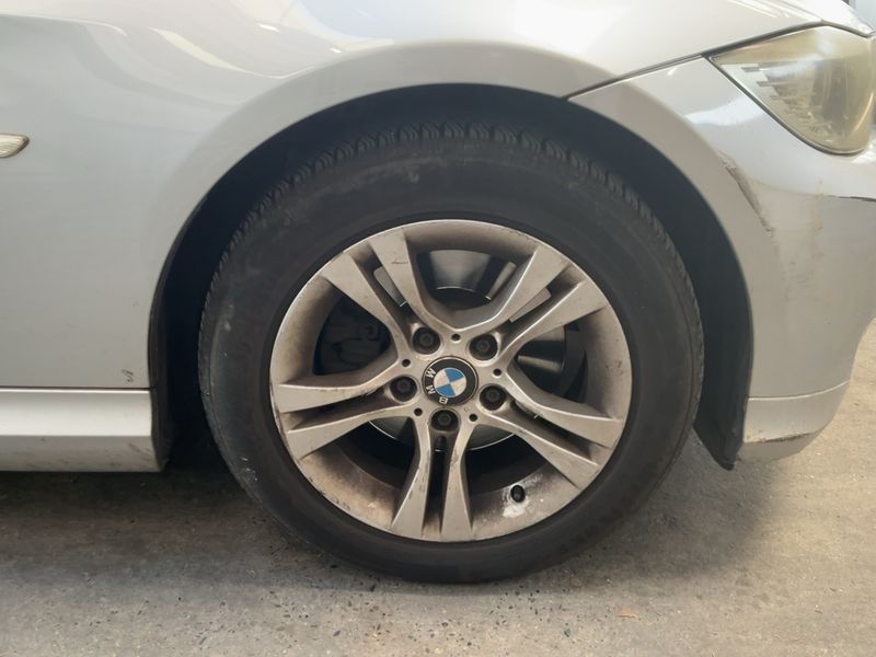 BMW 3er 320d Confort 2010 – снимка 20