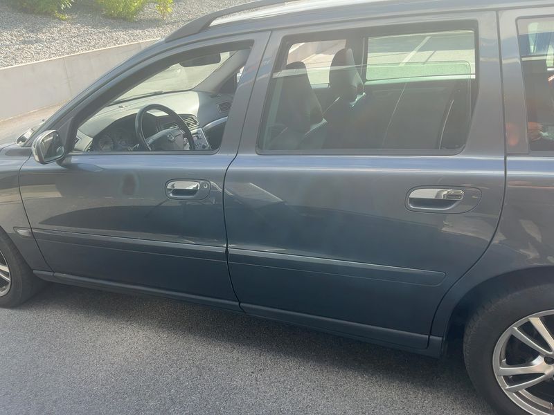 Volvo V70 2.4 Kinetic 2006 – снимка 4