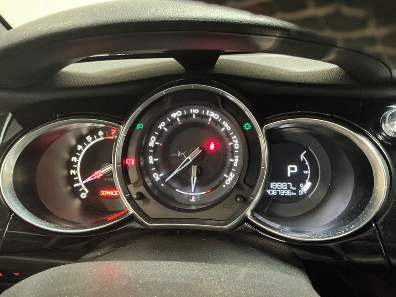 Citroen DS3 1.2 e-THP SportChic 2016 – снимка 18