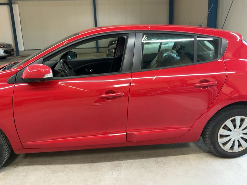Renault Megane 1.6 Paris 2013 – снимка 4