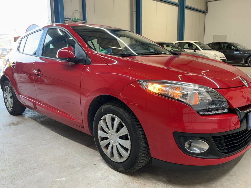 Renault Megane 1.6 Paris 2013 – снимка 12