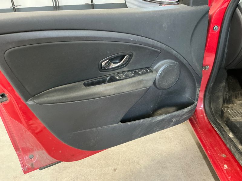 Renault Megane 1.6 Paris 2013 – снимка 32