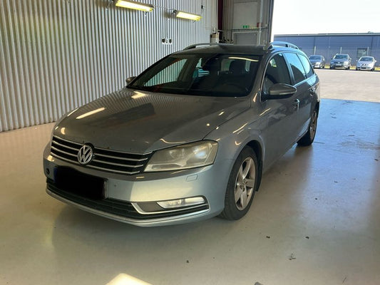 Volkswagen Passat 2.0 TDI Comfortline BlueMotion Tech 2011 – снимка 1