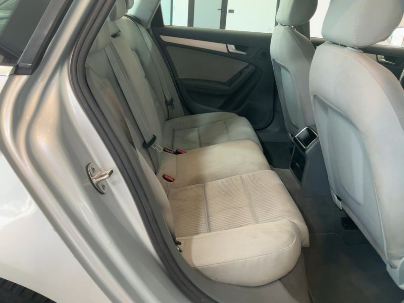 Audi A4 3.0 V6 TDI quattro Advanced 2012 – снимка 19