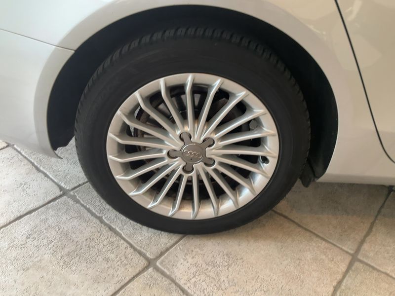 Audi A4 3.0 V6 TDI quattro Advanced 2012 – снимка 9