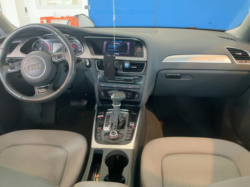 Audi A4 3.0 V6 TDI quattro Advanced 2012 – снимка 17