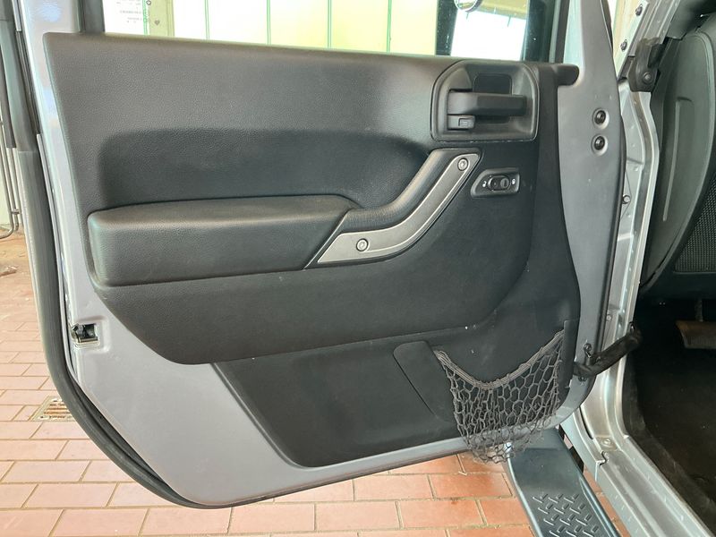 Jeep Wrangler Unlimited 3.6 V6 Golden Eagle 2015 – снимка 29
