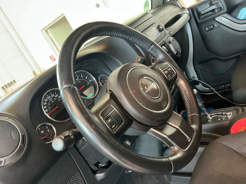 Jeep Wrangler Unlimited 3.6 V6 Golden Eagle 2015 – снимка 36
