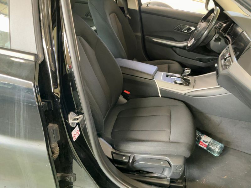 BMW 3er 330i xDrive Lounge 2022 – снимка 16