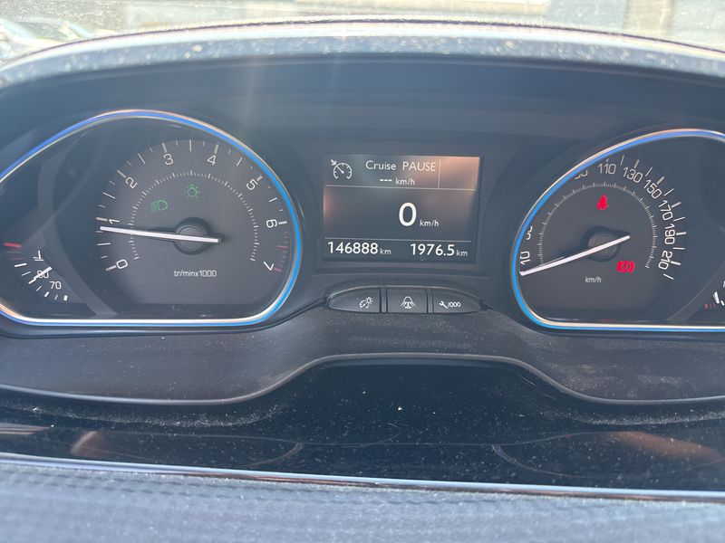 Peugeot 208 1.2 e-THP Féline 2016 – снимка 12