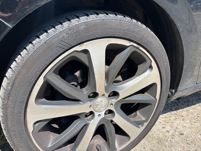 Peugeot 208 1.2 e-THP Féline 2016 – снимка 31