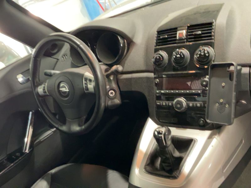 Opel GT 2.0 Turbo Basis 2008 – снимка 17