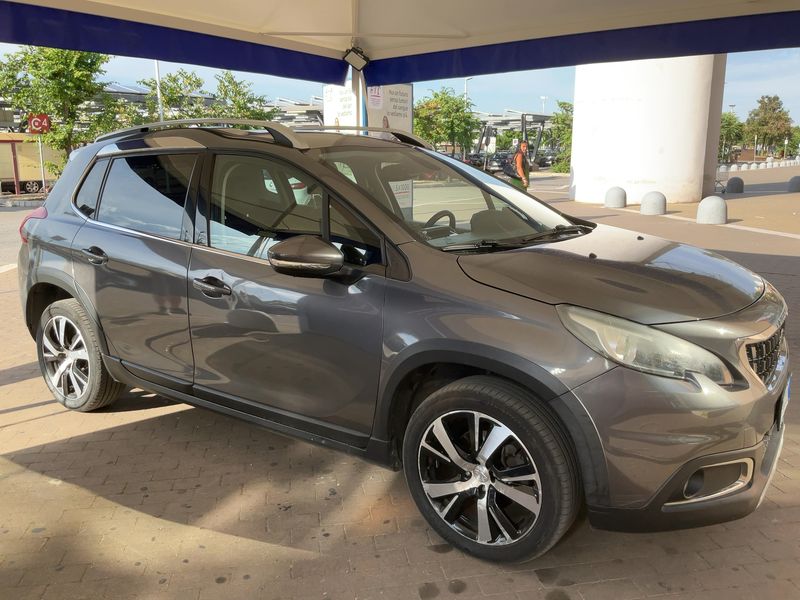 Peugeot 2008 1.5 Blue-HDi Allure 2018 – снимка 12