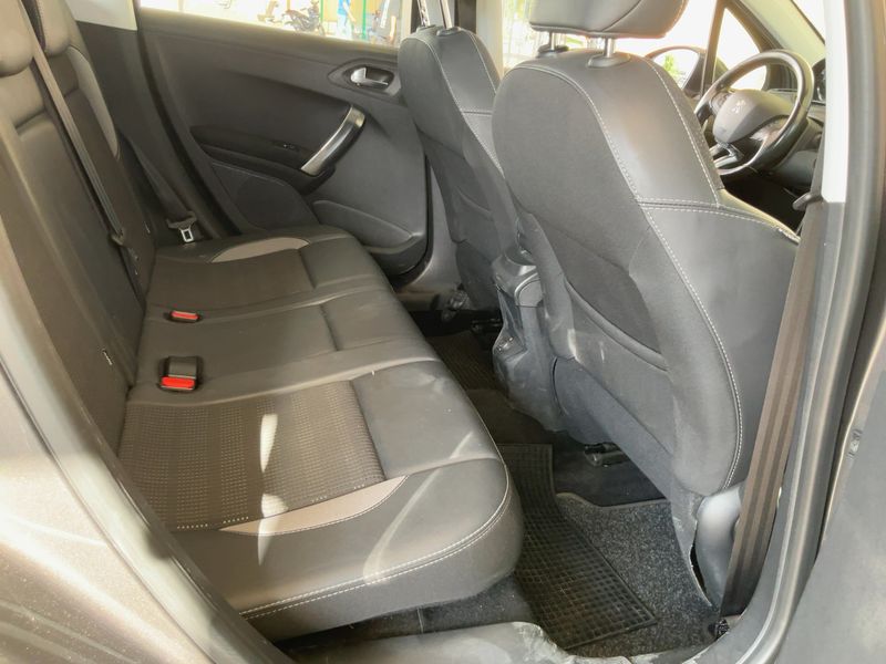 Peugeot 2008 1.5 Blue-HDi Allure 2018 – снимка 19