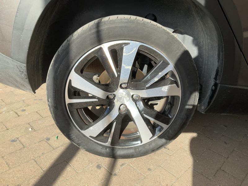 Peugeot 2008 1.5 Blue-HDi Allure 2018 – снимка 9