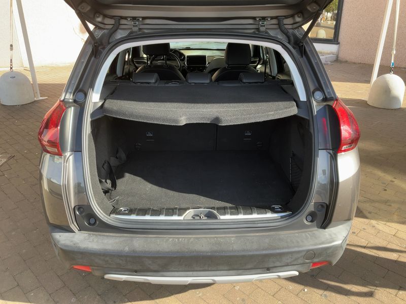 Peugeot 2008 1.5 Blue-HDi Allure 2018 – снимка 15