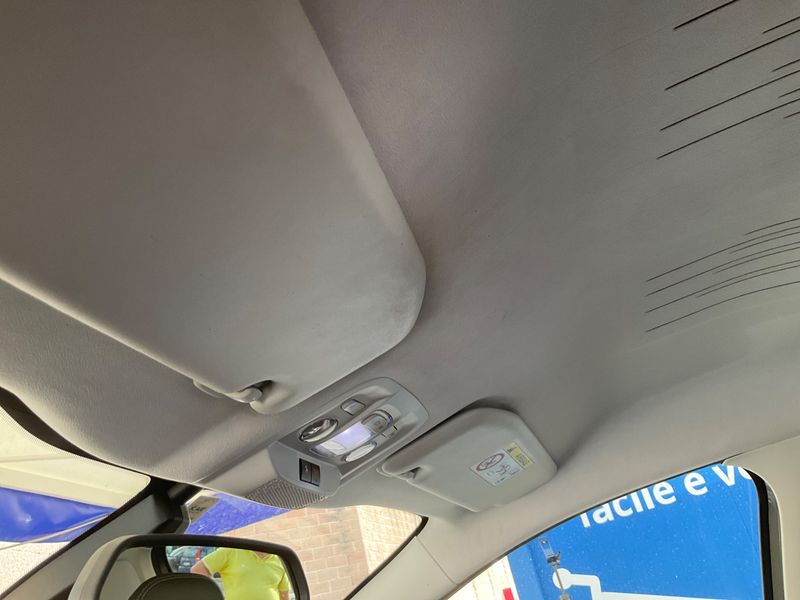 Peugeot 2008 1.5 Blue-HDi Allure 2018 – снимка 32