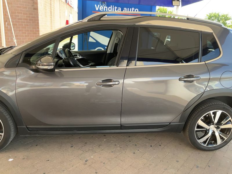 Peugeot 2008 1.5 Blue-HDi Allure 2018 – снимка 4