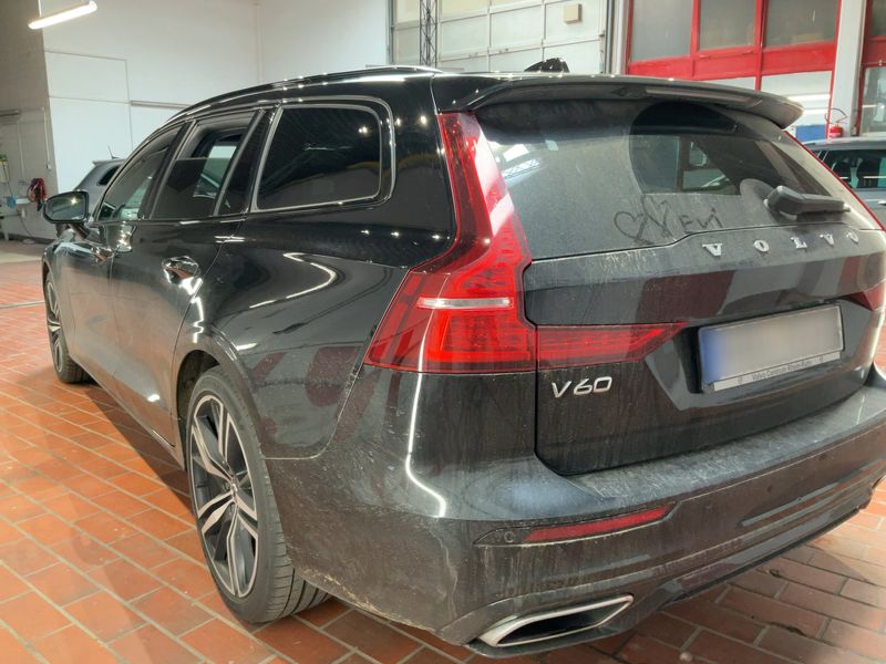 Volvo V60 2.0 T6 Plug-in Hybrid R Design AWD 2020 – снимка 6