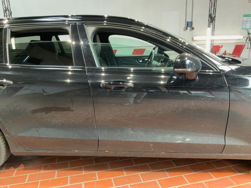 Volvo V60 2.0 T6 Plug-in Hybrid R Design AWD 2020 – снимка 10