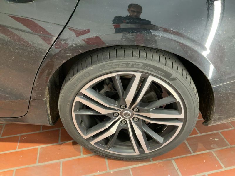 Volvo V60 2.0 T6 Plug-in Hybrid R Design AWD 2020 – снимка 5