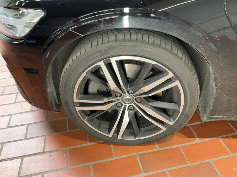 Volvo V60 2.0 T6 Plug-in Hybrid R Design AWD 2020 – снимка 3