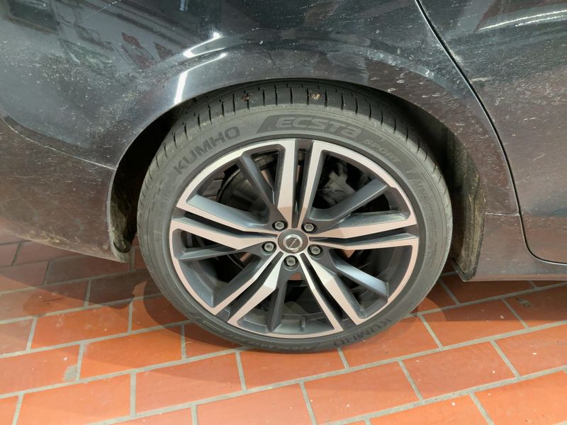 Volvo V60 2.0 T6 Plug-in Hybrid R Design AWD 2020 – снимка 9