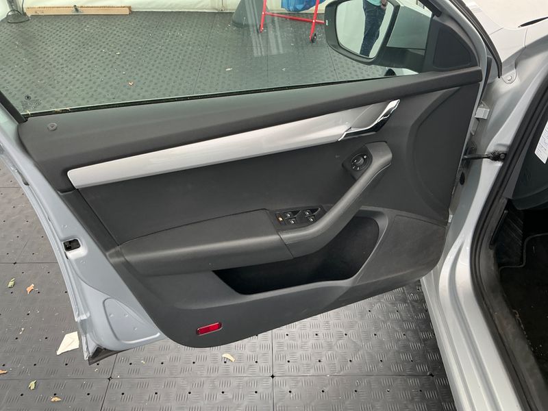 Skoda Octavia 2.0 TDI Ambition 2015 – снимка 26