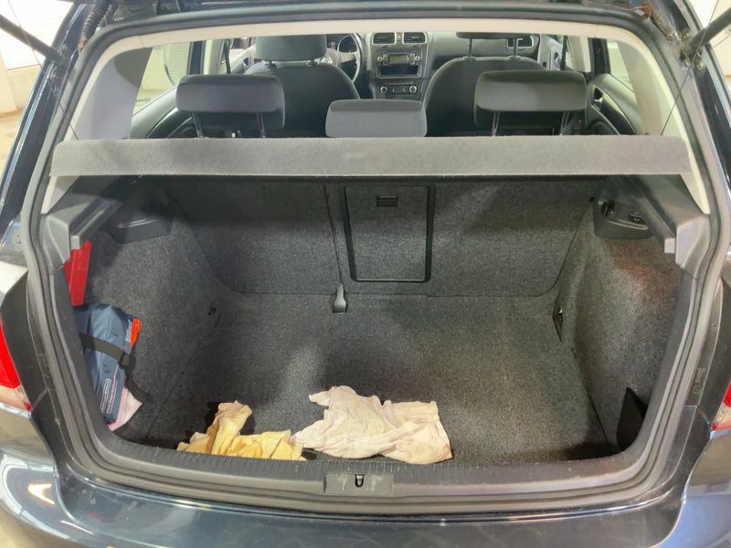 Volkswagen Golf VI 2.0 TDI Comfortline BlueMotion Tech 2011 – снимка 15